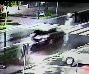 Zduńska Wola. 12-latka na hulajnodze potrącona na przejściu. W momencie wypadku nie miał kasku [ZDJĘCIA].