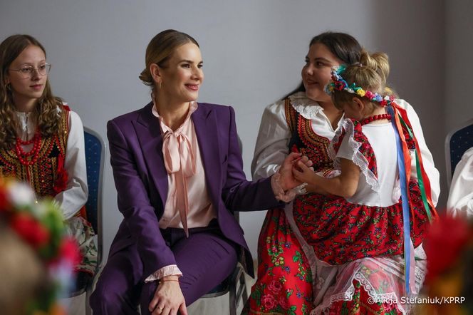 Marta Nawrocka spotkała się z młodymi gospodyniami