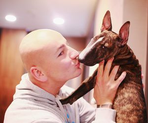 Artur Szpilka z psem Cycem