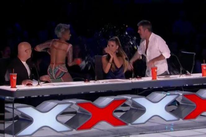 Mel B wychodzi ze studia X Factor