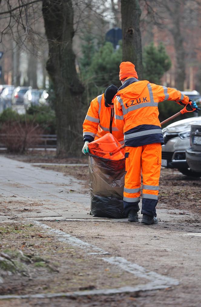 Trwają przygotowania do wiosny. Wielkie sprzątanie w łódzkich parkach