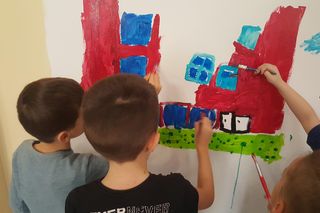 Do malowania zaproszono uczniów z bydgoskiej podstawówki