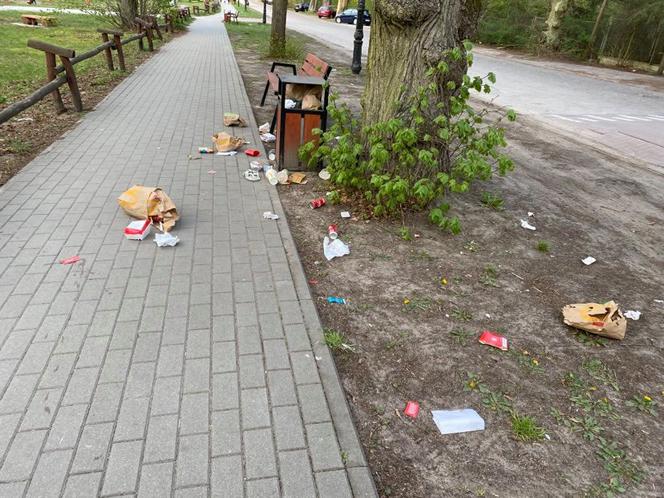 Park Młociński jak wysypisko śmieci