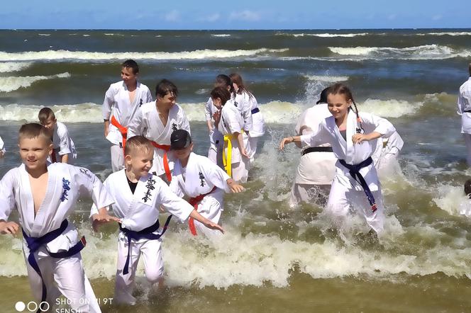 Ćwiczyli ciało i ducha. Młodzi starachowiczanie z Klubu Karate Kyokushin na wakacjach