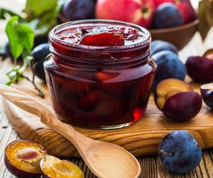 Domowe przetwory ze śliwek. Jakie śliwki do marynaty, jakie na powidła, a jakie do suszenia?