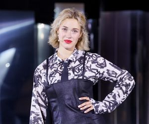 Helena Englert przyłapana w objęciach mężczyzny. Partner aktorki jest od niej sporo starszy