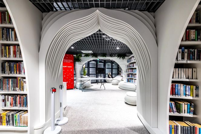 Metroteka – biblioteka na stacji metra M2 Kondratowicza w Warszawie