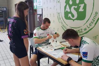 Pływali dla WOŚP w Lesznie