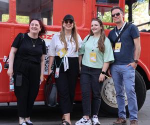 Czerwony autobus linii 7Days już na ulicach Lublina! Za nami inauguracja trasy podczas parady studentów