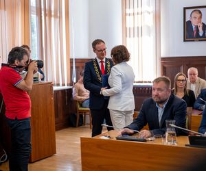 Zaprzysiężenie nowego prezydenta Zabrza. Kamil Żbikowski złożył ślubowanie i zwrócił się do mieszkańców
