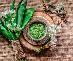 Czosnek niedźwiedzi w kuchni – 10 genialnych pomysłów na jego wykorzystanie!