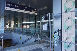 Tak wygląda nowy dworzec w środku. Kasy już otwarte, ale niektórzy mogą się zgubić