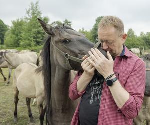 Minister rolnictwa Robert Telus z żoną i końmi 