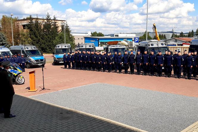 Dodatkowi policjanci właśnie zaczynają służbę w naszym regionie