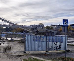 Kładka nad Wisłą nabiera kształtu! Zobacz, jak wygląda wielki sinus na nowej przeprawie