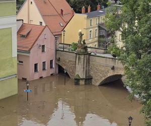 Tragiczna sytuacja w Kłodzku. Władze apelują: Ratujcie swoje życie!