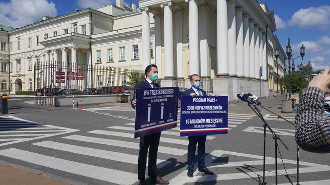 Chcą okrągłego stołu dla warszawskich przedsiębiorców. Złożyli apel w ratuszu