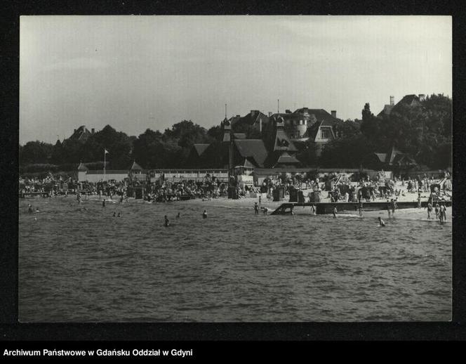 Golizna na plaży w czasch PRL