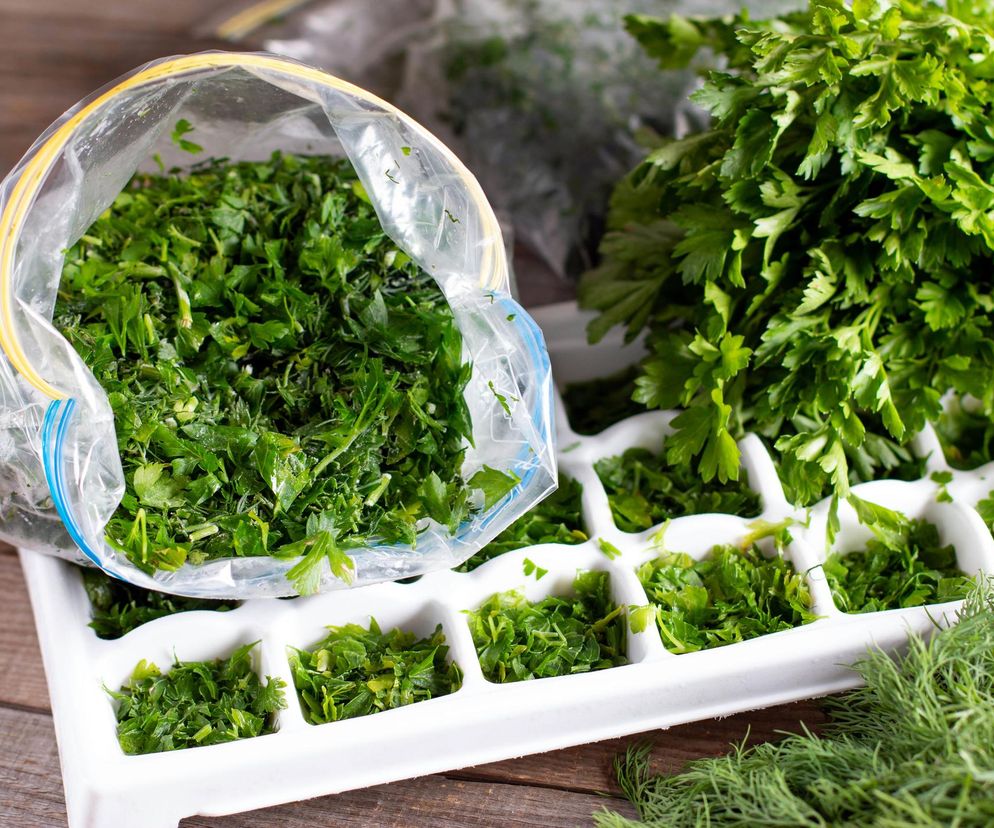 Co kryje się w mrożonych ziołach? Badania laboratoryjne szokują