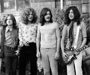 Led Zeppelin - 5 ciekawostek o debiutanckim albumie zespołu