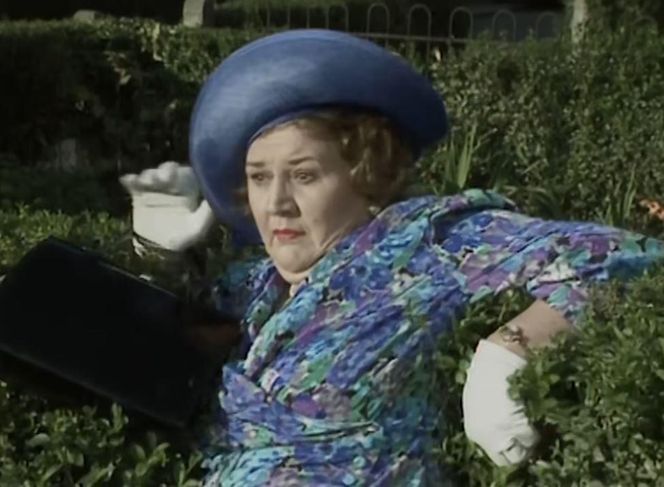 Patricia Routledge, niezapomniana Pani Bukietowa z serialu „Co ludzie powiedzą?”