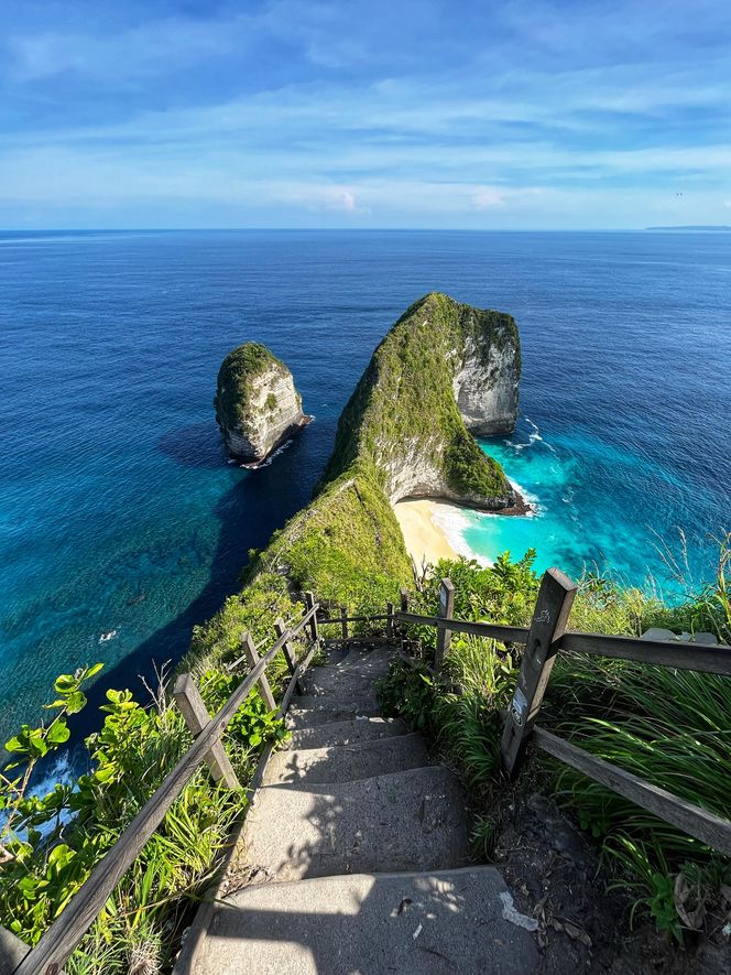 9. miejsce - Plaża Kelingking wyspie Nusa Penida w Indonezji