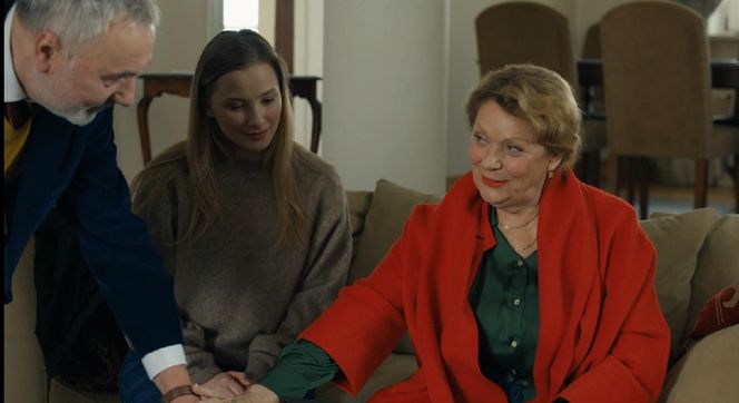 Barwy szczęścia, odcinek 3173. Andrzej (Leon Charewicz), Sofia (Valeri Gouliaeva), Józefina (Elżbieta Jarosik) 