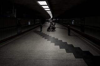 Mroczna stacja metra