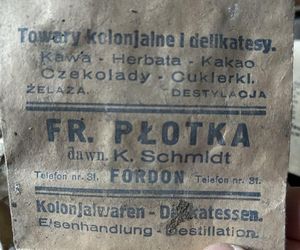 W Fordonie, na strychu dawnej restauracji leżała skrzynia skarbów! Najstarszy pochodzi z 1894 roku