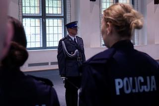 Ślubowanie nowych policjantów w Olsztynie. W szeregi wstąpiło 24 funkcjonariuszy [ZDJECIA]