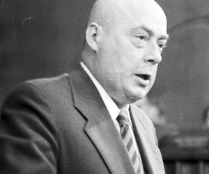 QUIZ PRL. Politycy, aparatczycy i opozycjoniści: Czy pamiętasz te twarze z czasów PRL-u?
