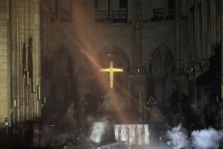 Pożar w katedrze Notre Dame. Pierwsze zdjęcia ze zniszczonego wnętrza 