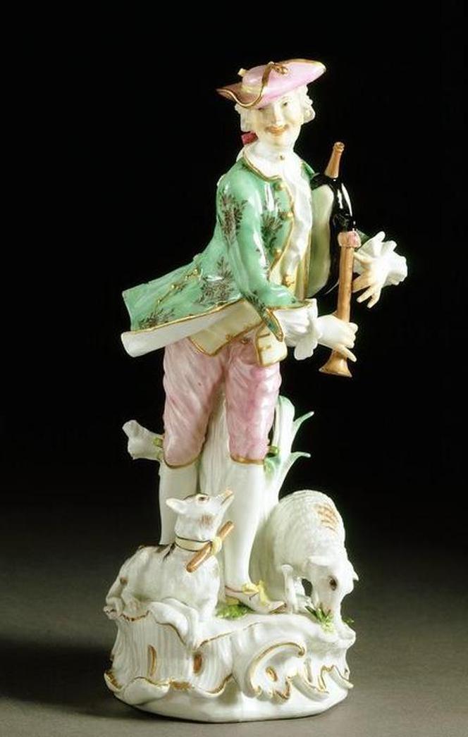 Miśnia – porcelanowa figurka chłopca w stylu rokokowym, przeznaczona do ozdoby stołu