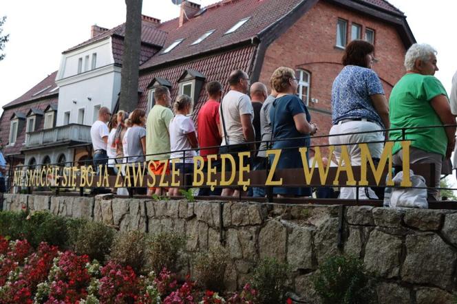 Tłumy pielgrzymów w Gietrzwałdzie. Trwa odpust i dożynki archidecezjalne. Zobacz zdjęcia