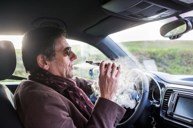 palenie w samochodzie, papieros