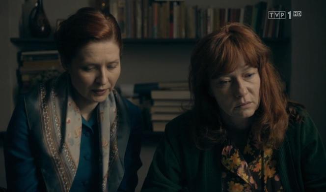 Stulecie Winnych 4 odcinek 42 (odc. 3). Mania (Magdalena Walach), Ania (Urszula Grabowska)