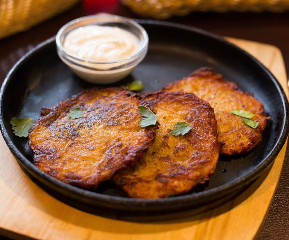 Jeden składnik wystarczy, by placki ziemniaczane były idealne. Zetrzyj na tarce i gotowe