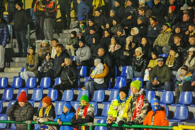 Elana Toruń - Zawisza Bydgoszcz 1:1, zdjęcia kibiców, opraw i piłkarzy ze Stadionu Miejskiego im. Grzegorza Duneckiego