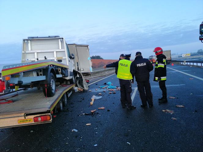 Zdarzenie czterech samochodów i lawety na autostradzie A1 [ZDJĘCIA]