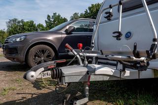 Urząd skarbowy wystawił na licytację auto z przyczepą kempingową