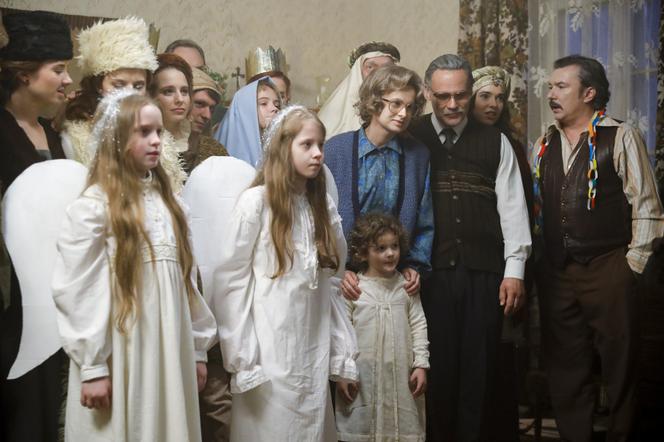 Stulecie Winnych 4: Julia (Nadia Głazińska), Ula (Sabina Bendarz), Andzia (Barbara Wypych), Stanisław (Jan Wieczorkowski)