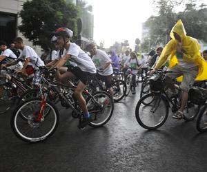 Rowerzyści zablokują Warszawę. Masa Krytyczna przejedzie przez miasto. Znamy trasę