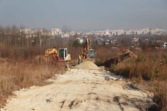 Główny Urząd Miar w Kielcach. Na teren inwestycji wjechały pierwsze maszyny budowlane