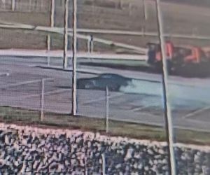 Szalony drift na parkingu w Piasecznie! Myślicie, że to wszystko? Kierowca nie miał prawa jazdy od roku!