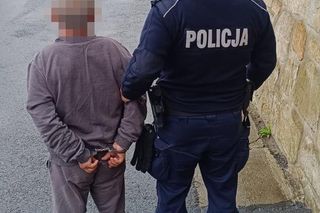 Pawlikowice. Podłożył ogień pod dom byłej żony. Podpalacz został znaleziony w krzakach