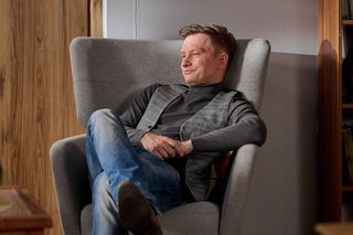 Igor odkryje, że Julka zarabia rozbierając się w sieci!