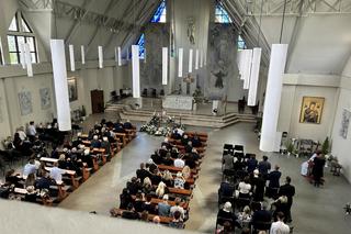  Pogrzeb Amelki i jej mamusi. Tłumy żegnają ofiary pożaru 