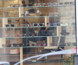 Robert Biedroń kupił okulary