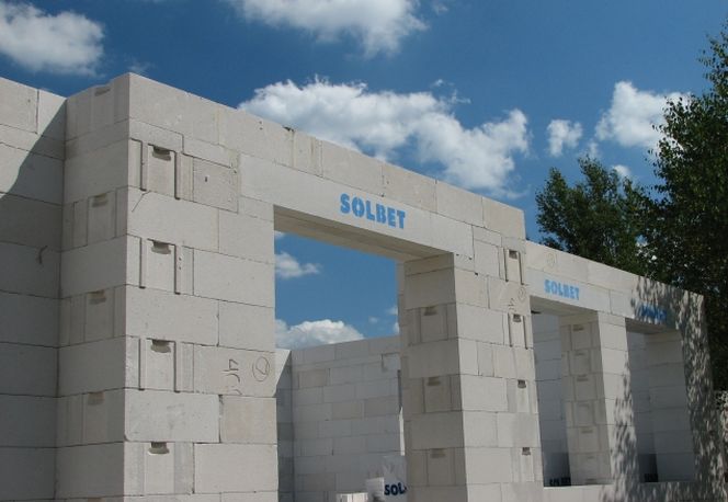 Beton komórkowy – materiał konstrukcyjny o wielkich możliwościach