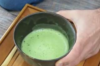 Matcha – nowe wcielenie zielonej herbaty. Jak ją przygotować?